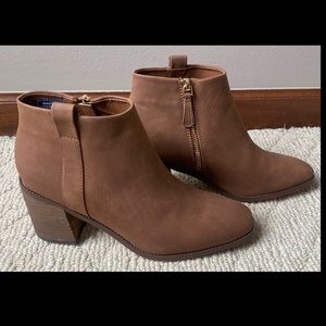 New in box: nautica booties